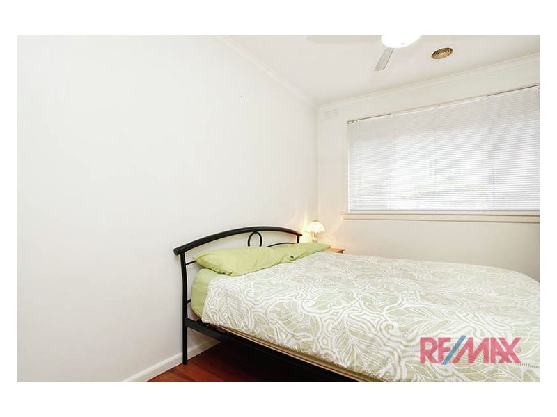 17 Charles Avenue, Hallam VIC 3803