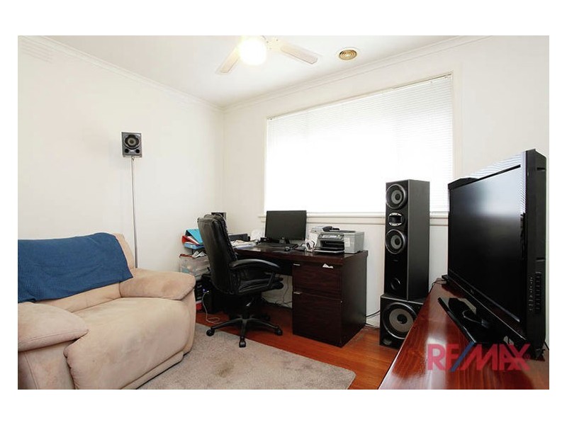 17 Charles Avenue, Hallam VIC 3803