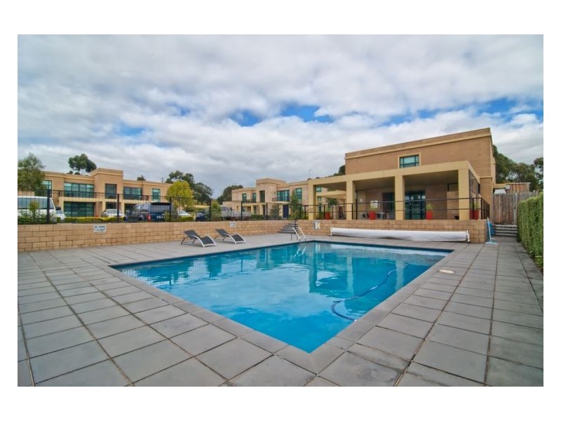 23/2 Don Bosco Drive, Narre Warren VIC 3805