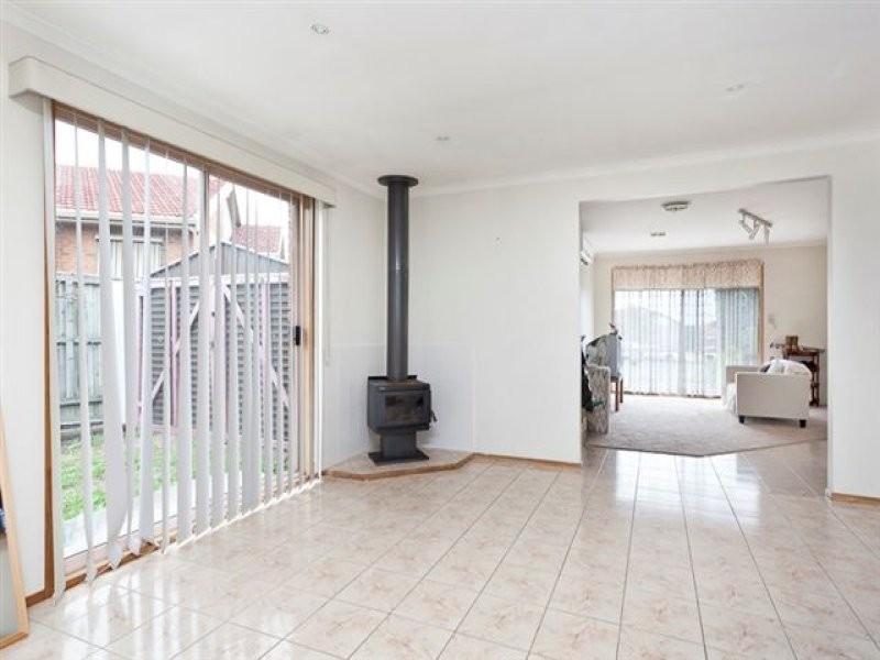 1 Enoch Rise, Hallam VIC 3803