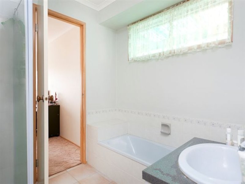 1 Enoch Rise, Hallam VIC 3803