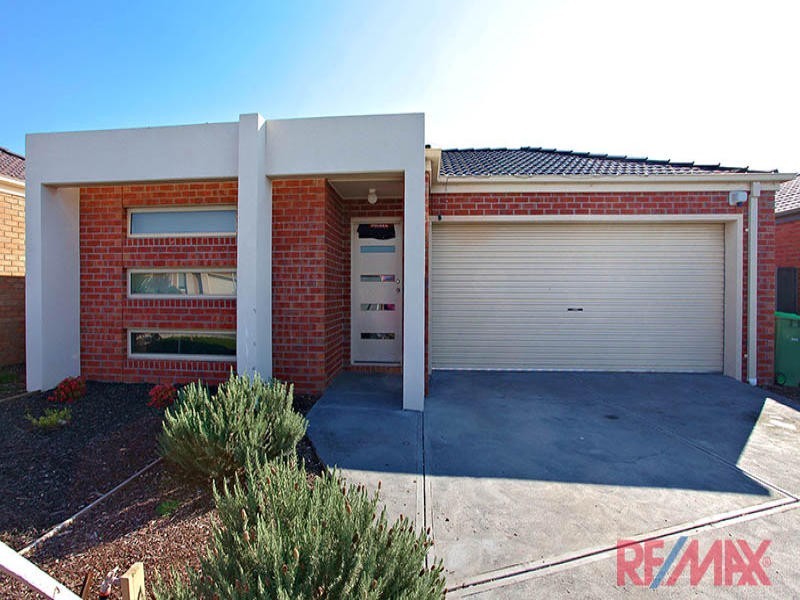 28 Elderberry Way, Pakenham VIC 3810