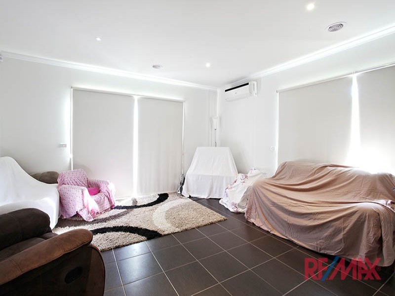 28 Elderberry Way, Pakenham VIC 3810