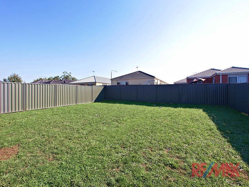 28 Elderberry Way, Pakenham VIC 3810