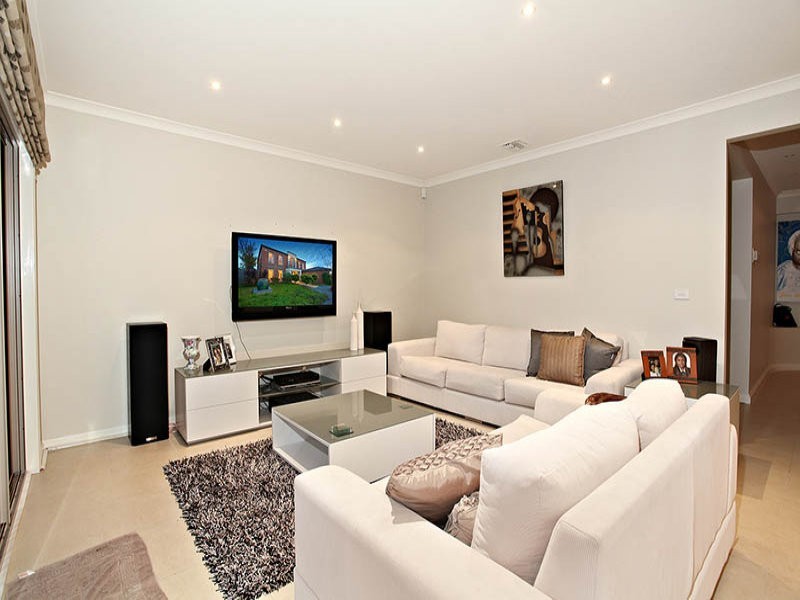 23 Golden Grove Drive, Narre Warren South VIC 3805