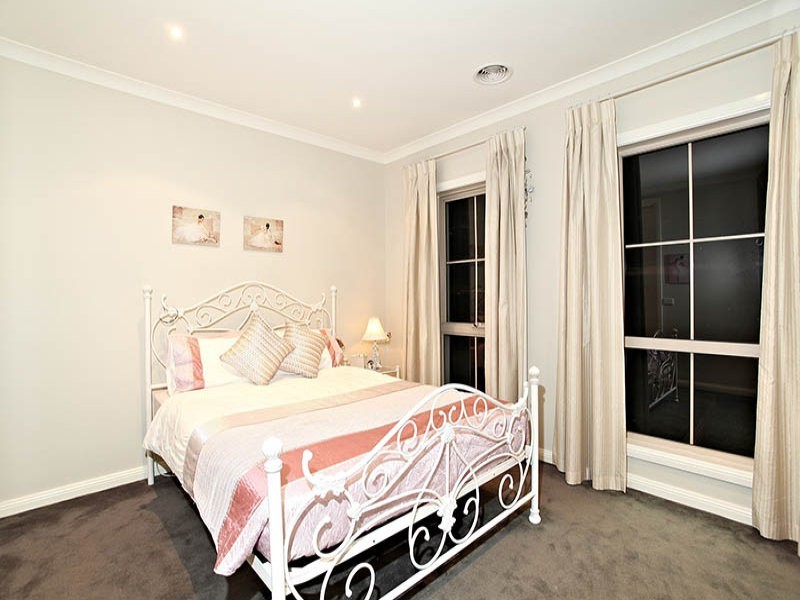 23 Golden Grove Drive, Narre Warren South VIC 3805