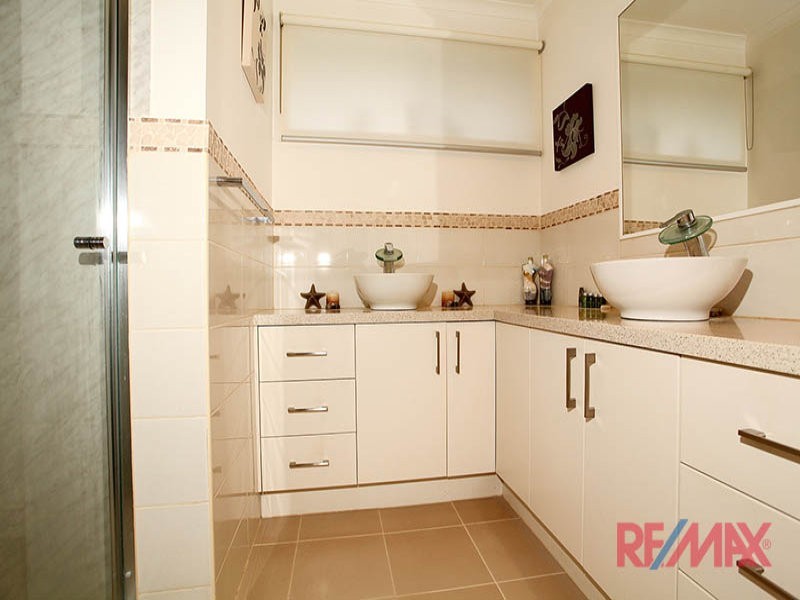 1/20 Quarrion Drive, Carrum Downs VIC 3201