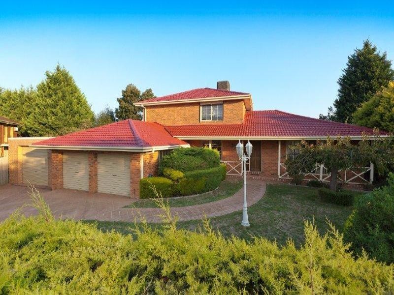 12 Wevlin Close, Endeavour Hills VIC 3802