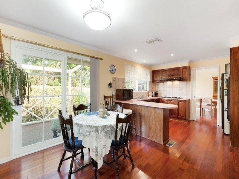 12 Wevlin Close, Endeavour Hills VIC 3802