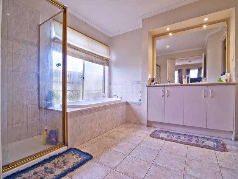 1 Lansell Court, Carrum Downs VIC 3201