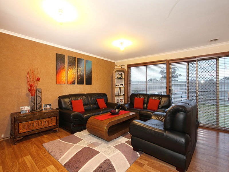 2/3 Parkview Close, Dandenong VIC 3175