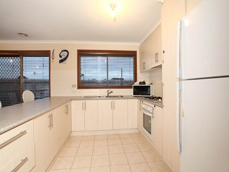 2/3 Parkview Close, Dandenong VIC 3175