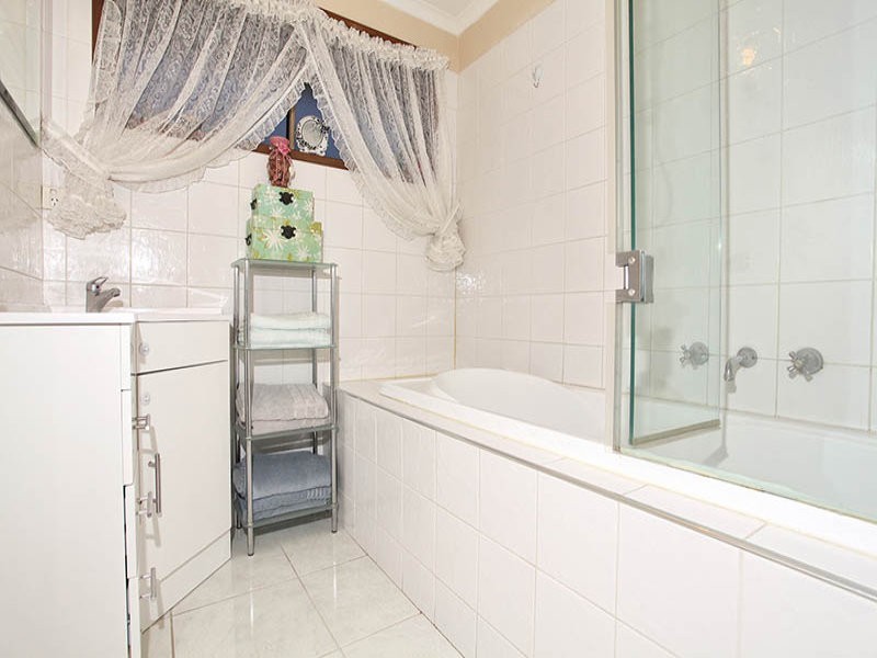 2/3 Parkview Close, Dandenong VIC 3175