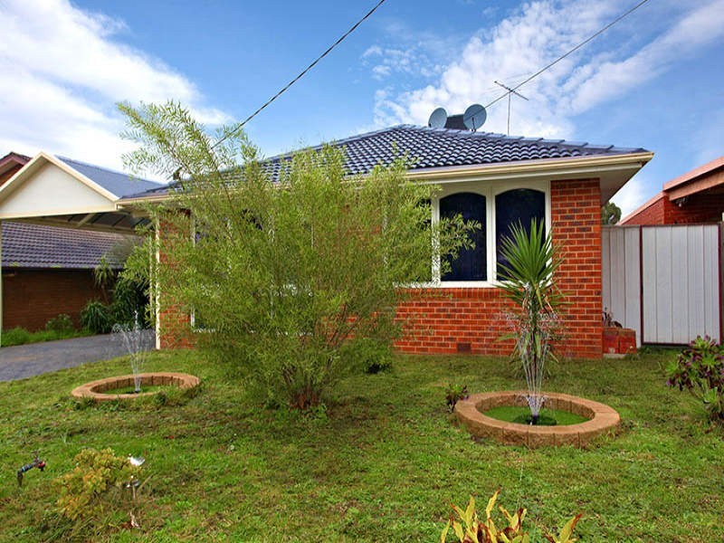 4 Illawarra Crescent, Dandenong North VIC 3175