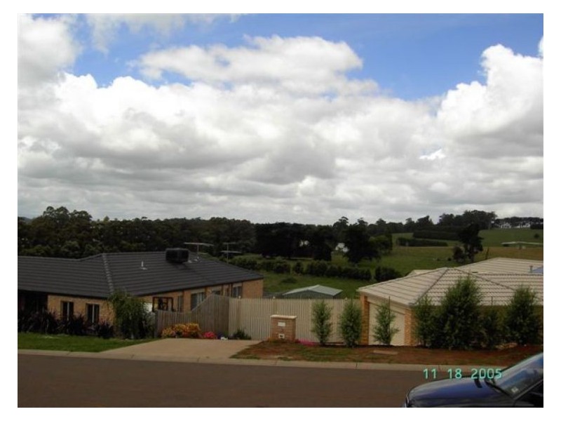 17 Aaron Court, Drouin VIC 3818