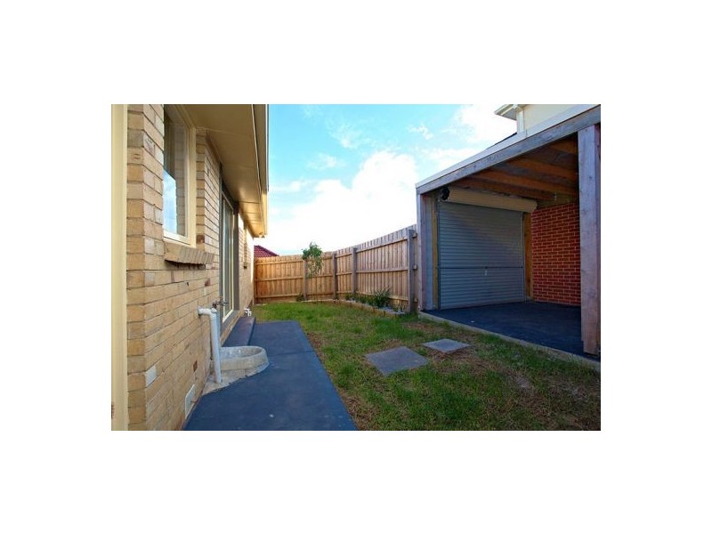 1/13 Elmhurst Street, Noble Park North VIC 3174