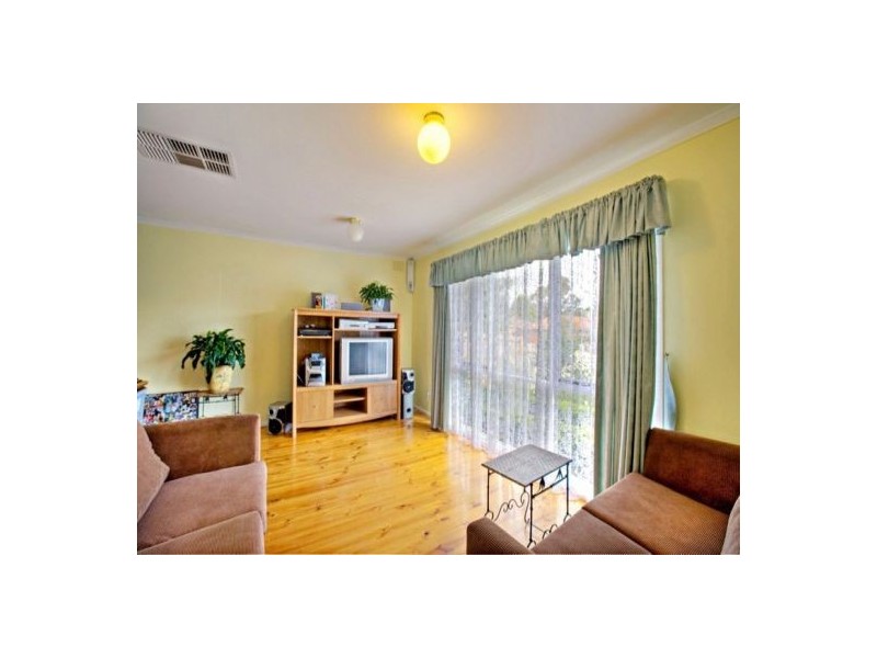 17 Upton Crescent, Narre Warren VIC 3805