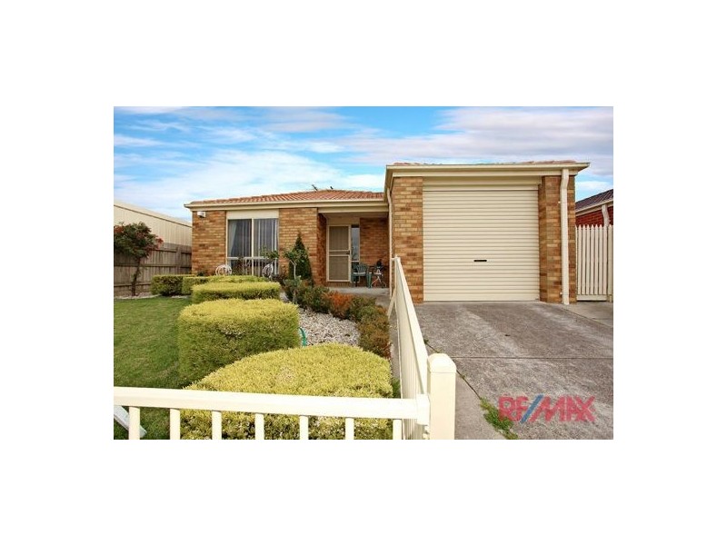 16 Genoa Way, Cranbourne West VIC 3977