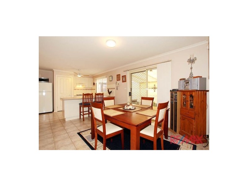 16 Genoa Way, Cranbourne West VIC 3977