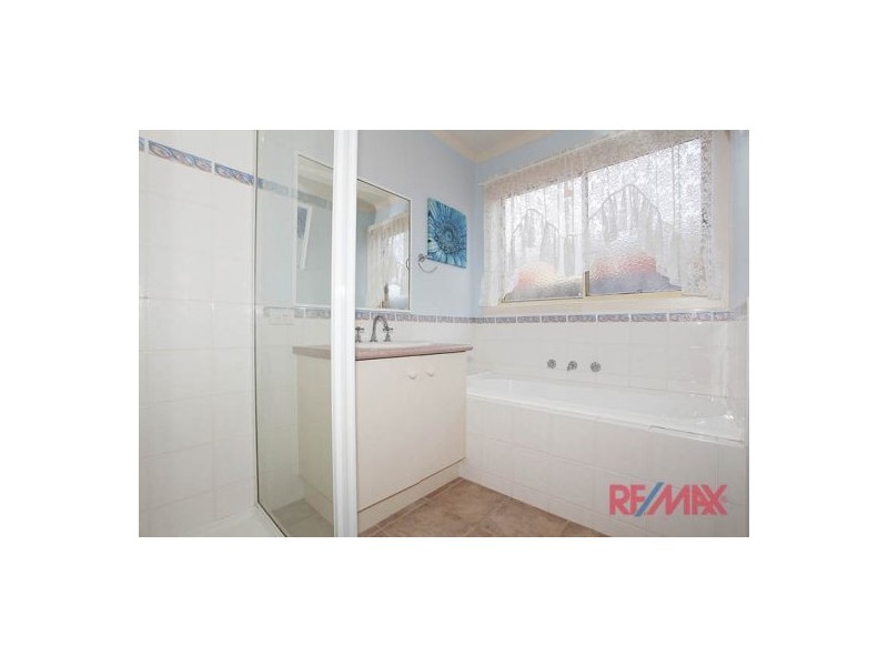 16 Genoa Way, Cranbourne West VIC 3977