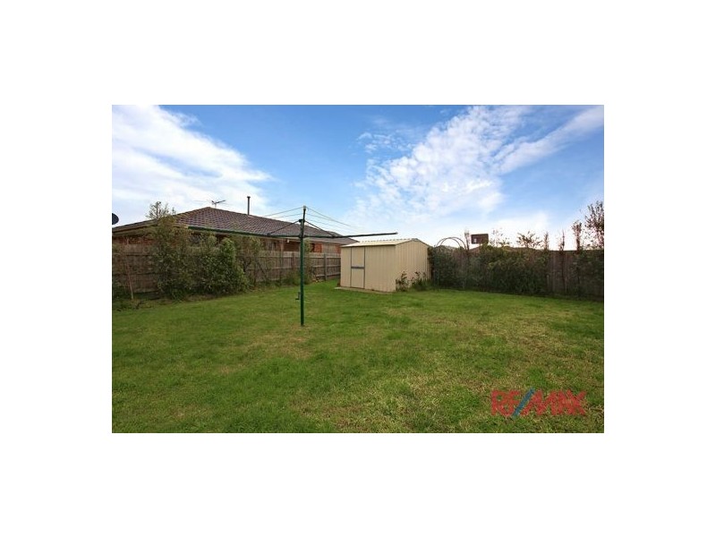 16 Genoa Way, Cranbourne West VIC 3977