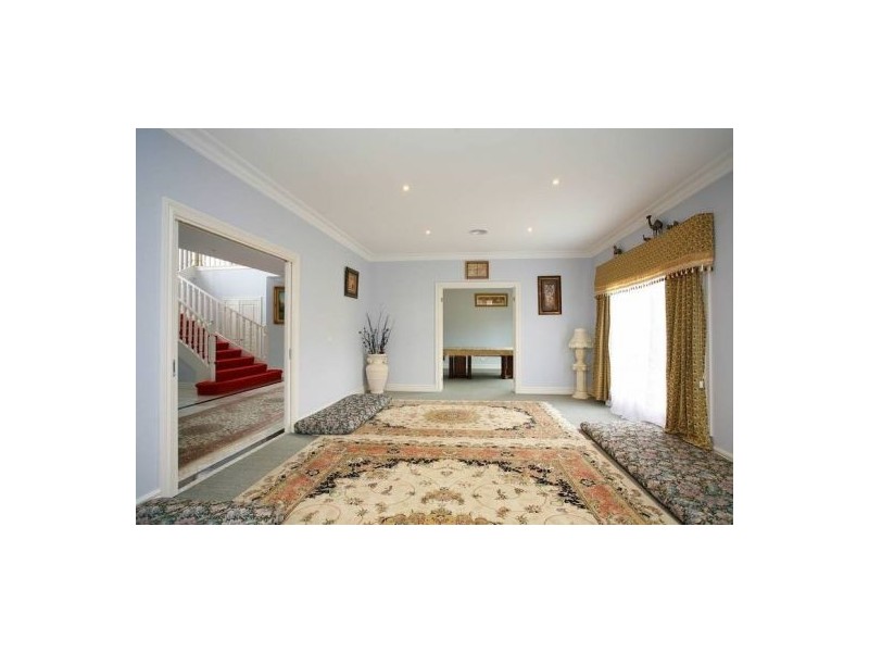 1 Denis Court, Narre Warren North VIC 3804