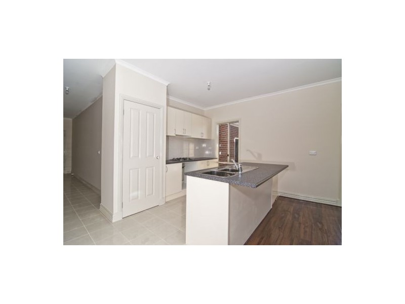 1/31 Mcfees Road, Dandenong North VIC 3175