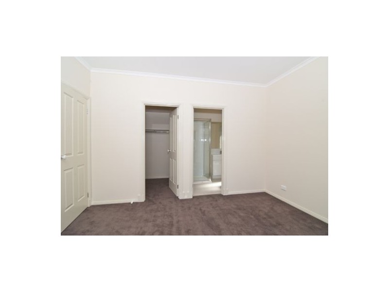 1/31 Mcfees Road, Dandenong North VIC 3175