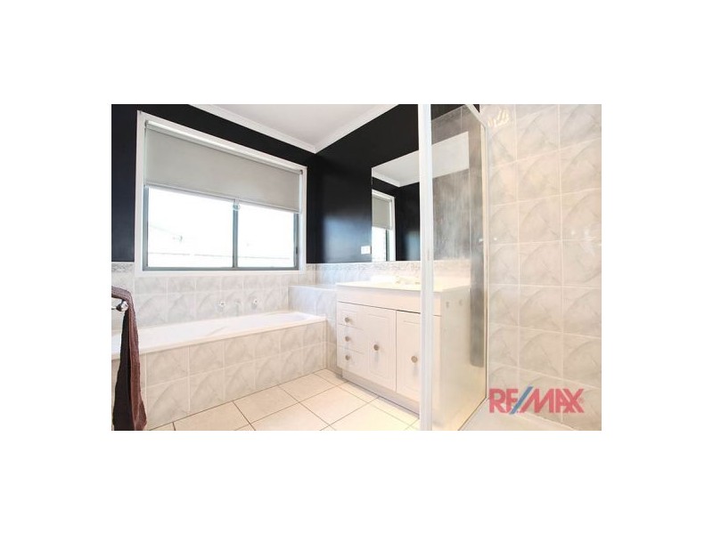 9 Andre Court, Cranbourne VIC 3977