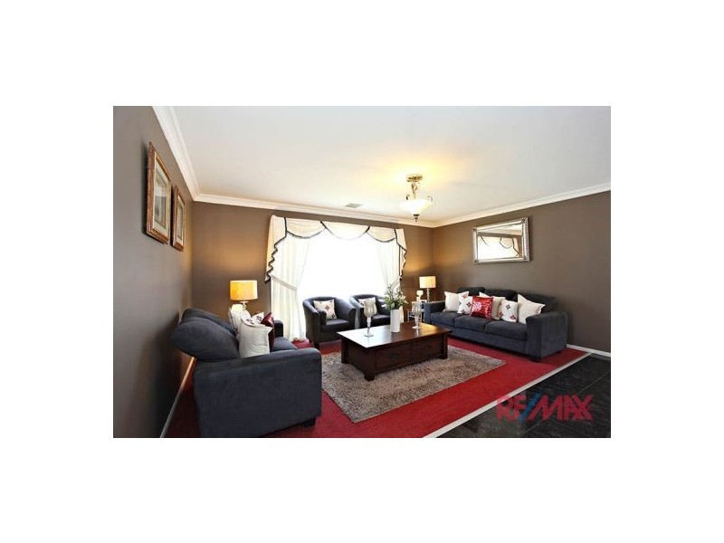 17 Burlington Chase, Hampton Park VIC 3976