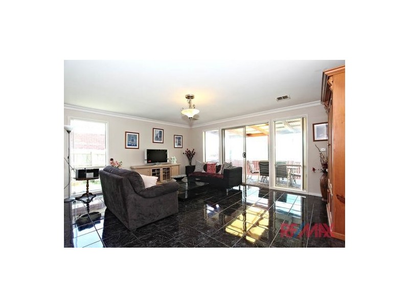 17 Burlington Chase, Hampton Park VIC 3976
