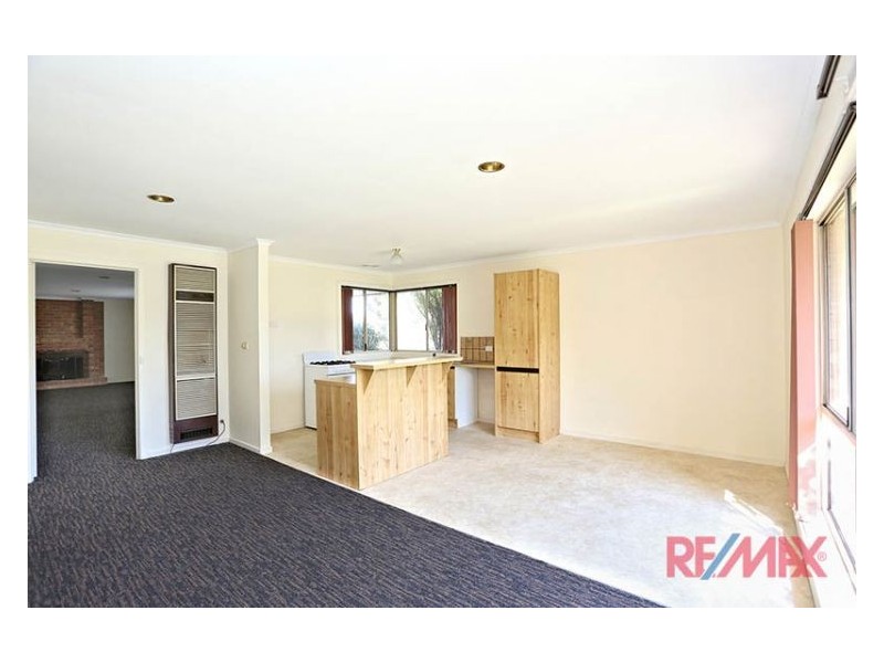 16 Regal Avenue, Hallam VIC 3803