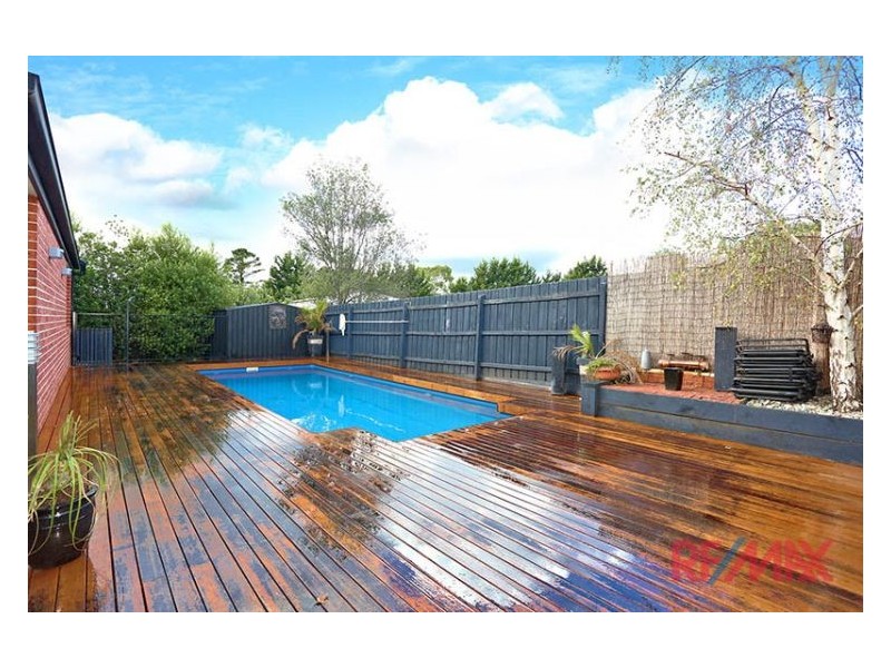 10 Redleaf Close, Hampton Park VIC 3976