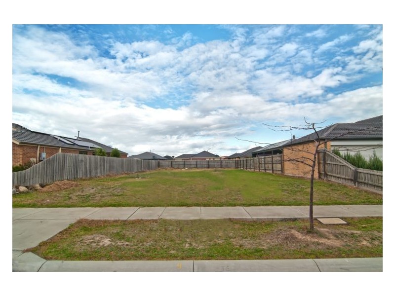 9 Red Gum Circuit, Pakenham VIC 3810