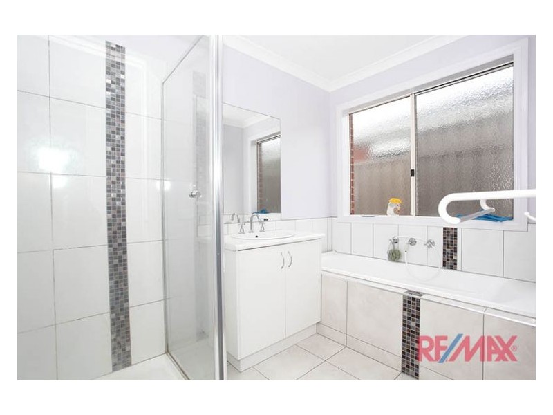 4 Libby Court, Hampton Park VIC 3976