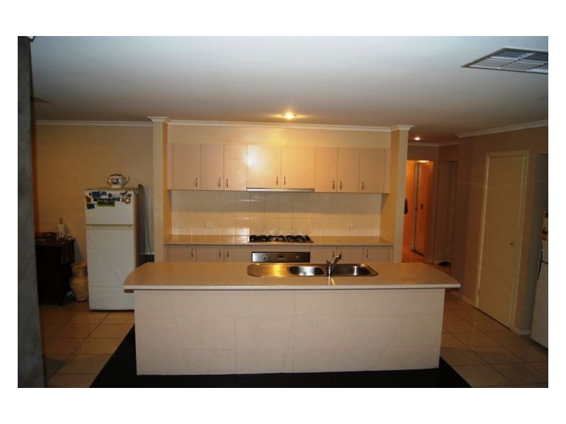 27 Fleet Street, Narre Warren South VIC 3805