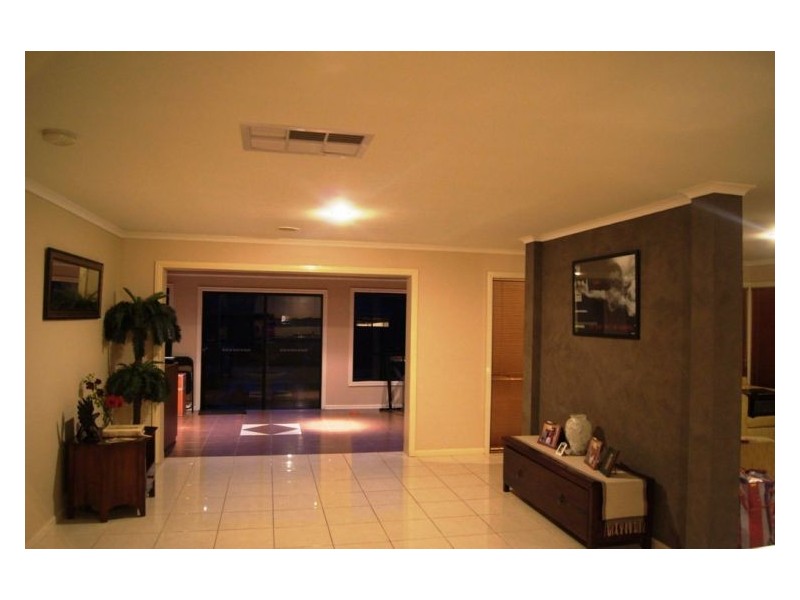 27 Fleet Street, Narre Warren South VIC 3805