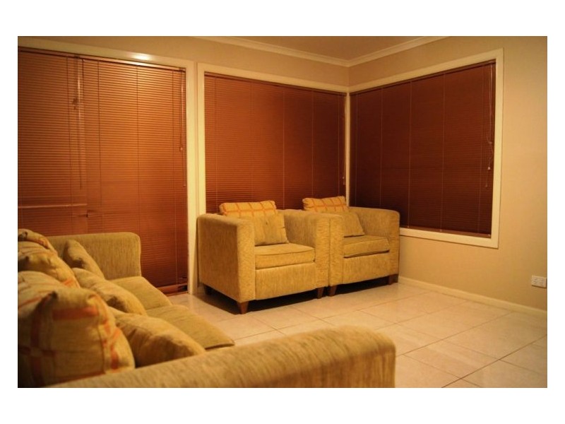 27 Fleet Street, Narre Warren South VIC 3805