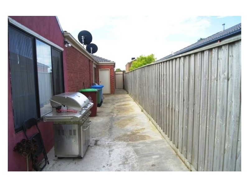 27 Fleet Street, Narre Warren South VIC 3805