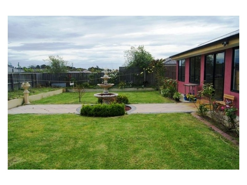 27 Fleet Street, Narre Warren South VIC 3805