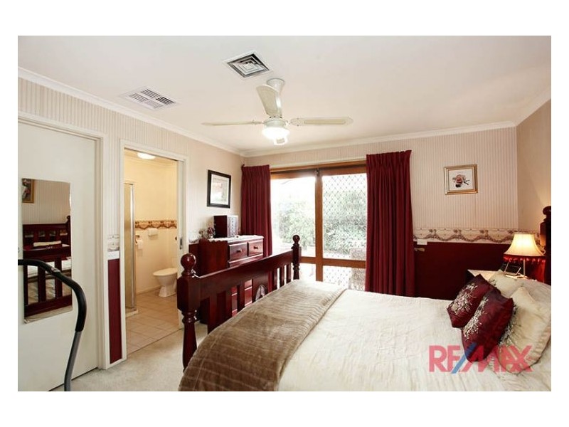 1 Jambe Court, Hampton Park VIC 3976