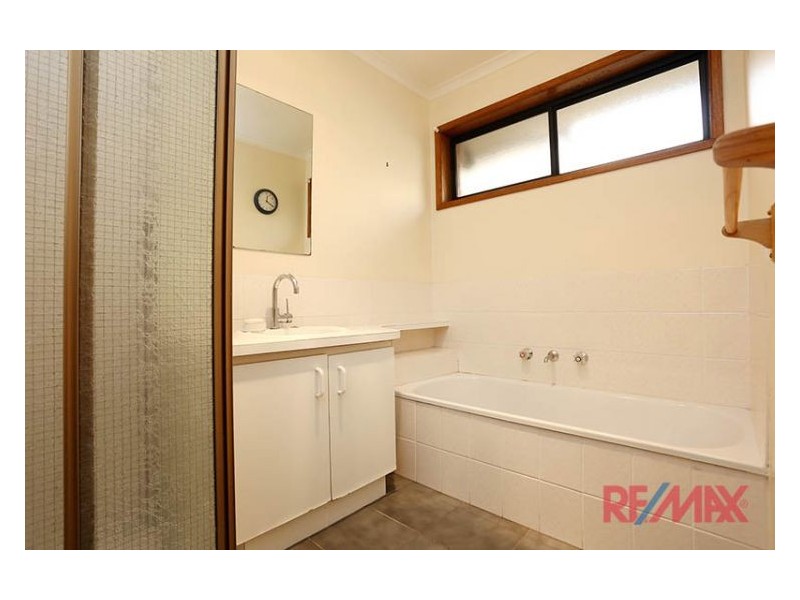 2 Bowen Court, Berwick VIC 3806