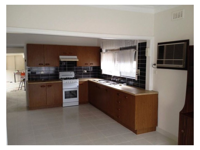 1/17 Robert Street, Dandenong VIC 3175