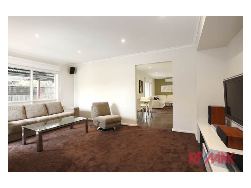 1 Karol Court, Hampton Park VIC 3976