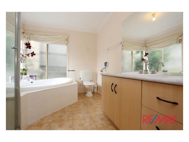 5 Keystone Court, Lynbrook VIC 3975