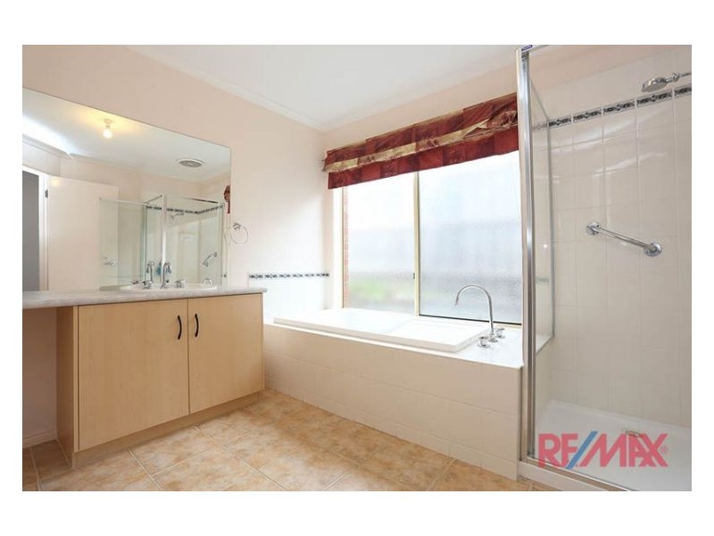 5 Keystone Court, Lynbrook VIC 3975