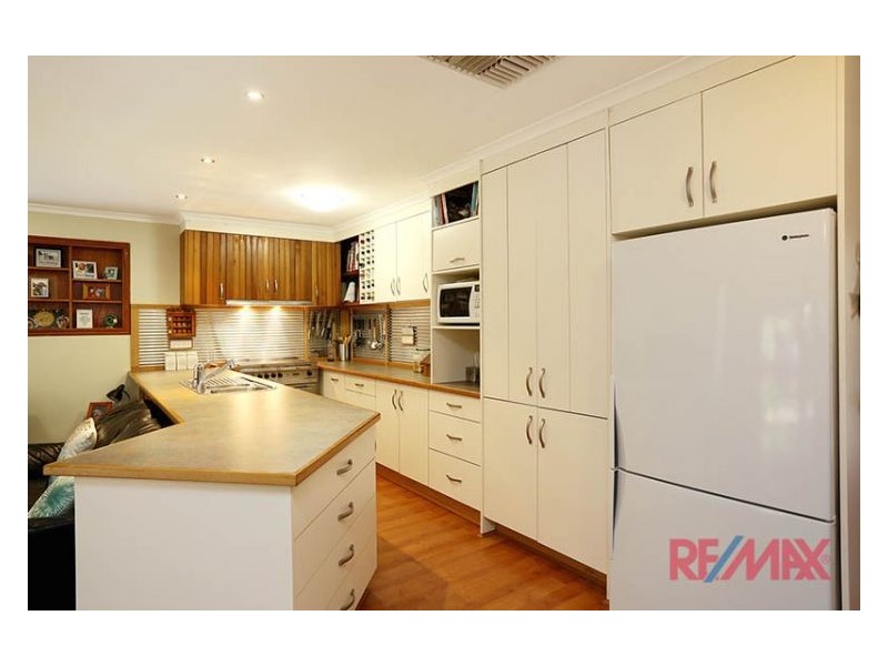 33 Highland Avenue, Hampton Park VIC 3976