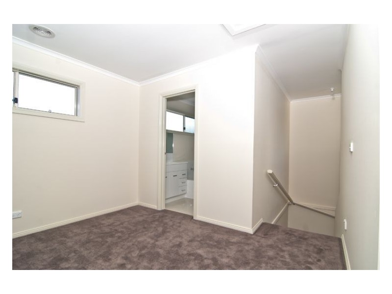 1/31 Mcfees Road, Dandenong North VIC 3175