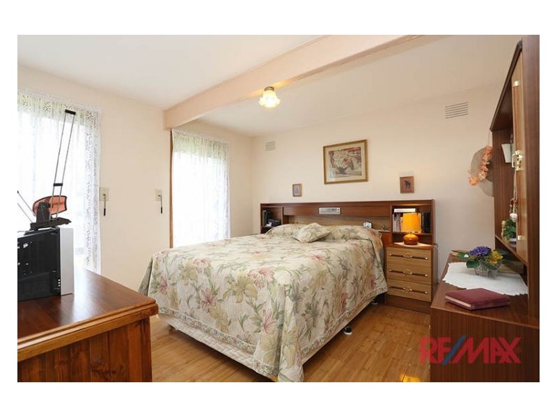 21 Somerville Road, Hampton Park VIC 3976