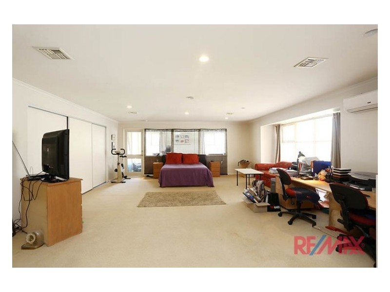 2 Dyson Drive, Lynbrook VIC 3975